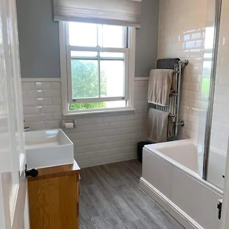 3 Bed In St Peter, Jersey Apartment